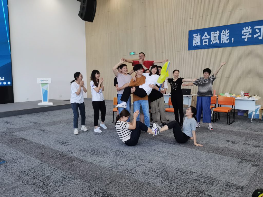 图片[2]团建123-营造惊奇团建体验融合赋能，学习成长，智慧财务，共赋未来。2022青岛海克斯康财务部半年会团队建设圆满交付。团建123-营造惊奇团建体验团建123-为团建而生,让团建更简单